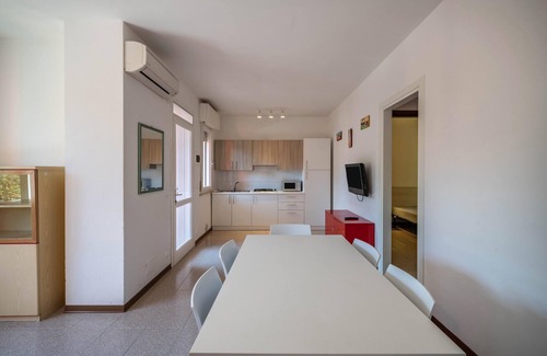 Bibione Apartment | Apartment 'Villa Luca Trilocale 4' with Terrace, A/C and Wi-Fi