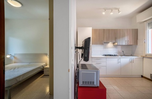 Bibione Apartment | Apartment 'Villa Luca Trilocale 2' with Pool, A/C and Wi-Fi