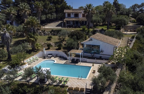 Marsala Apartment | Apartment "Villa Lucia" with Sea View, Shared Pool, Wi-Fi, A/C & Terrace