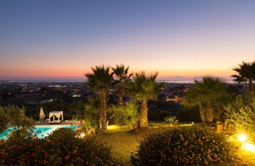 Marsala Apartment | Apartment "Villa Lucia" with Sea View, Shared Pool, Wi-Fi, A/C & Terrace