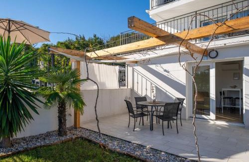 Opric Apartment | Apartment Villa Palma-1 by Interhome