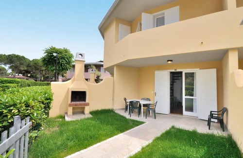 Bibione Apartment | Apartment Villaggio Tivoli-2 by Interhome