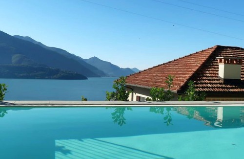 Gravedona Apartment | Apartment Viola in Gravedona - 7 persons, 3 bedrooms
