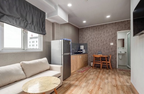 District 3 Apartment | Apartment 60m2- Le Van Sy D3- Walk to everywhere