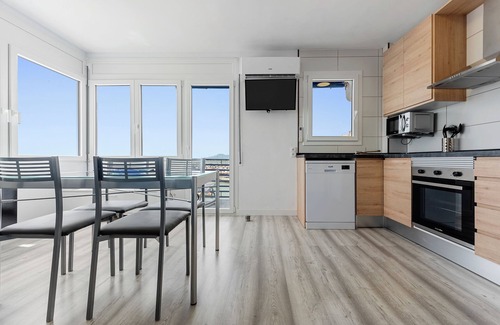 L'Ampolla Apartment | Apartment 'Vora Port' with Sea View, Wi-Fi and Air Conditioning