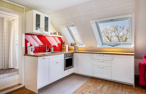 Groemitz Apartment | Apartment "Voßberg Ferienwohnung 2" with Shared Garden & Wi-Fi