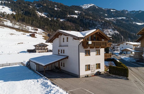 Ramsau im Zillertal Apartment | Apartment with balcony and views