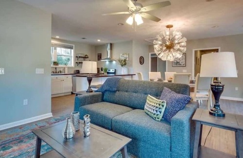 Thunderbolt House | Apartment w/Gazebo & Pool-Swanky Savannah Style