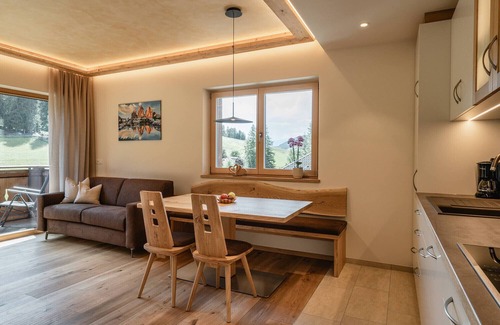 Funes Apartment | Apartment 'Weissbrunn Dominik' with Mountain View, Shared Terrace and Wi-Fi