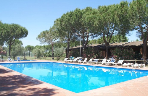 Piombino Apartment | Apartment with balcony or terrace on coast