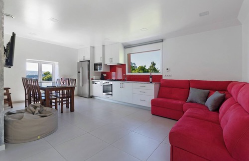 Bico Apartment | Apartment with Mountain View, Shared Pool and Wi-Fi