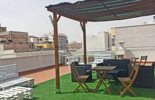 Almeria Centro Apartment | Apartment with 1 double bed, 2 single beds and kitchen