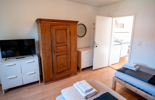 Kirchzarten Apartment | Apartment with 2 bedrooms and access to shared bathroom facilities