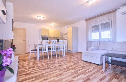 Medulin Apartment | Apartment with 3 bedrooms, balcony and WiFi