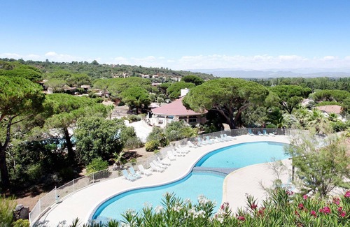 Frejus Apartment | Apartment with a dishwasher, beach at 2.5 km.