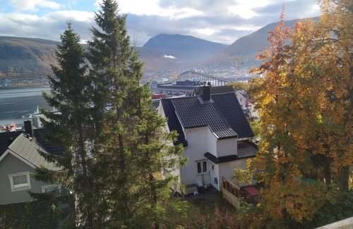 Tromso Apartment | Apartment with a fantastic view and balcony, central Tromsø.