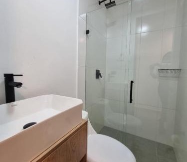 Guatape Apartment | Apartment with a hot tub and a view of Guatapé lake