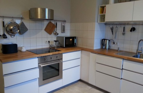 Doese Apartment | Apartment with atmosphere in old captain's house with garden, near the beach