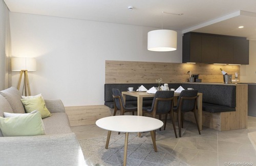 Treffen Apartment | Apartment with balcony/terrace