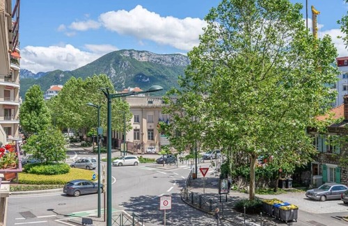 Cran-Gevrier Apartment | Apartment with balcony in the city center