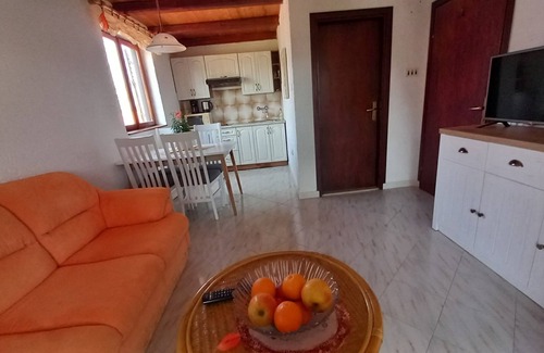 Funtana Apartment | Apartment with balcony, private entrance, close to the beach and the center.