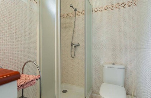 Riou - Petit Juas - Av de Grasse Apartment | Apartment with Communal Pool
