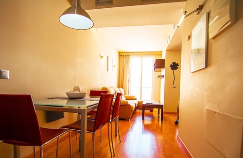 Almeria Centro Apartment | Apartment with double bed and kitchen