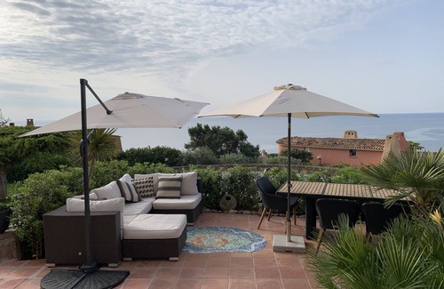 Theoule-Superieur Apartment | Apartment with sea view, 70m² terrace and direct access to the sea