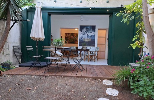 Notre-Dame du Mont Apartment | Apartment with garden in the heart of Cour Julien, Marseille