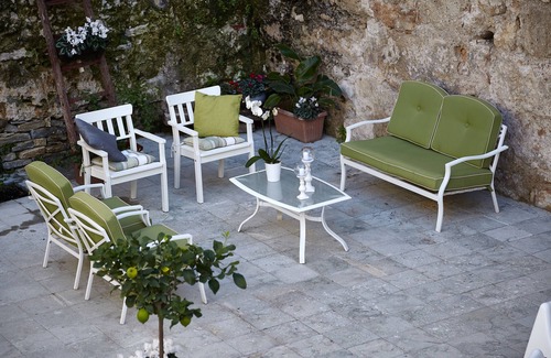 Albergheria Apartment | Apartment with garden in the old town