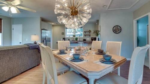 Thunderbolt House | Apartment with Gazebo-Swanky Savannah Style