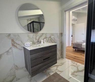 Mozzate Apartment | Apartment with Jacuzzi near Como Milano FREE PARKING
