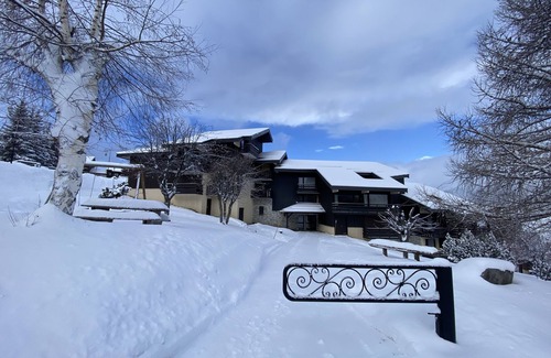 Montalbert Apartment | Apartment, with large terrace, Ski in - Cosy and Industrial