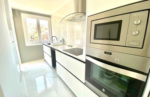 Vilafortuny Apartment | Apartment with large terrace 280m from the beach.12mn drive to Port Aventura