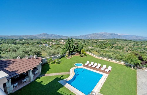 Kaloniktis Apartment | Apartment with one bedroom in Palelimnos with shared pool enclosed garden and WiFi 14 km from the beach