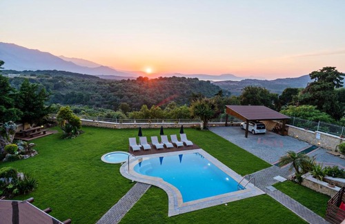 Kaloniktis Apartment | Apartment with one bedroom in Palelimnos with shared pool enclosed garden and WiFi 14 km from the beach