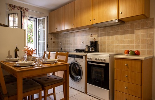 Kefalonia Apartment | Apartment with patio for 4 people - Ground floor