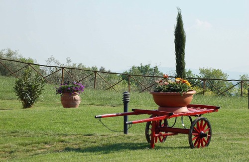 Sant'Appiano Apartment | Apartment with pool, WIFI, TV, patio, pets allowed, panoramic view, parking, close to San Gimignano