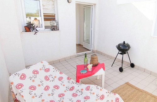 San Jose Apartment | Apartment with pool near the beach and a park with sports facilities.