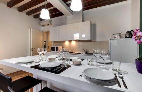 Cannaregio Apartment | Apartment with private courtyard, wifi and washing machine, a few steps from the Ghetto
