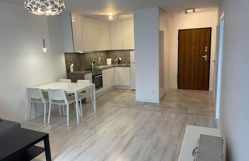 Bialoleka Apartment | Apartment with private parking