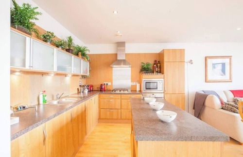 Glasgow Westend Apartment | Apartment with river view, next to hydro