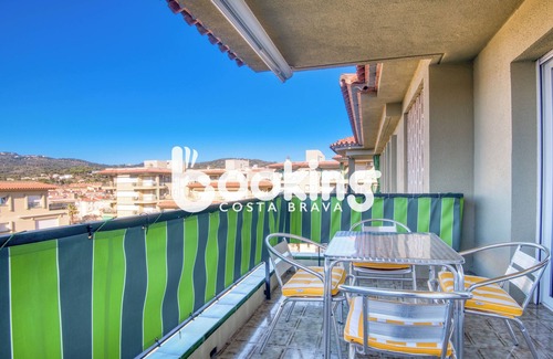 Platja d'Aro Apartment | APARTMENT WITH SEA VIEW, WIFI AND COMMUNITY POOL, VERY CLOSE TO EVERYTHING