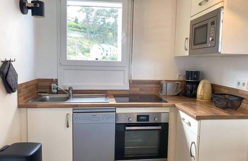 Perros-Guirec Apartment | Apartment with Sea View, Terrace and WIFI in Perros-Guirec