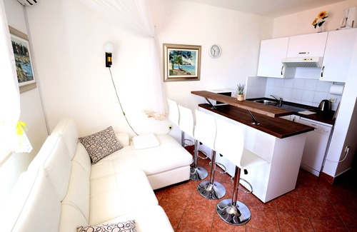 Businci Apartment | Apartment With sea View From the bed and Balcony! Trogir Near Split