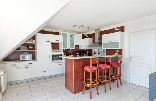 Le Croisic Apartment | Apartment with Sea View, Private Terrace and Wi-Fi