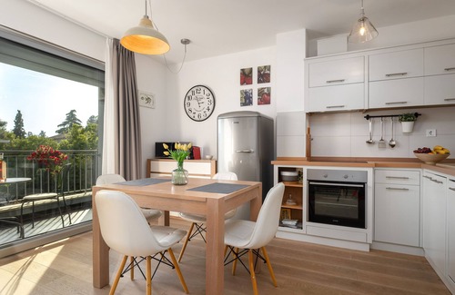Vrsar Apartment | Apartment with sea view, only 50 m from the sea, new and modern