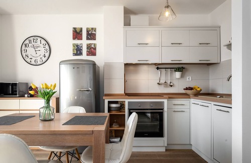Vrsar Apartment | Apartment with sea view, only 50 m from the sea, new and modern