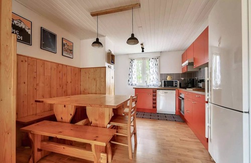 Bareges Apartment | Apartment with small garden, sleeps 6