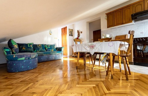 Porat Apartment | Apartment with terace, sea view, WiFi, AC in Porat